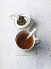 Seasons_13385925_HiRes_Detox_Kur_aus_Brennnessel_Heilerde_Apfelessig_und_Kristallsalz