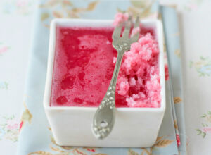 Sizilianische Rhabarber-Granita Sorbet