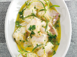 Seelachsfilet in Estragon-Kerbel-Marinade