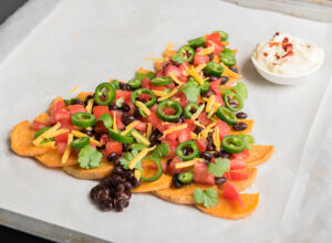 Nachos aus Süßkartoffeln in Tannenbaumform