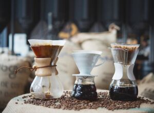 Seasons_11507007_HiRes_Filterkaffee_aufbruehen_Roesterei_und_Cafe_Elbgold_in_Hamburg