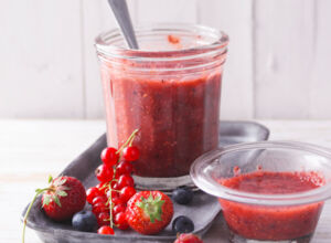 Erdbeer-Chia Marmelade selbermachen Erdbeer-Chia Marmelade im Glas