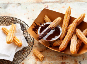Churros mit Schokoladensosse Churros mit Schokoladensosse