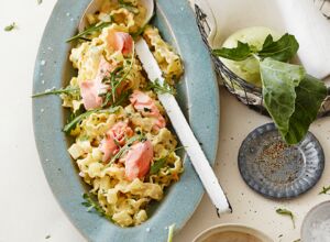 Lachs mit Bandnudeln