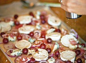 Rezept für Flammkuchen mit Ziegenkäse