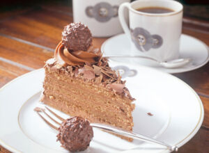 Rocher Torte Schokoladentorte mit Rocher