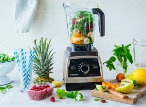 smoothiemixer-test-kitchen-girls