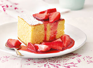 mandelkuchen-mit-erdbeersosse