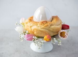 Herzhafter Hefekranz mit Frischkäse Hefekranz mit Frischkäsefüllung