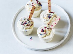 Cremiges Zitroneneis mit Ricotta Zitroneneis mit Ricotta