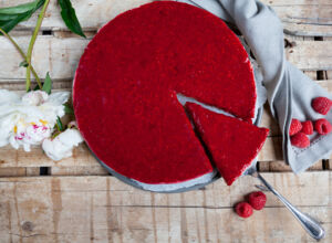 roher veganer Käsekuchen mit Cashews