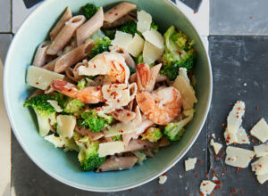 vollkornpenne-mit-garnelen