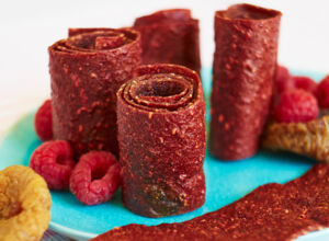 Fruchtleder mit Himbeeren und Banane