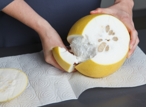 Pomelo schälen Schritt 2 Pomelo schälen Schritt 2