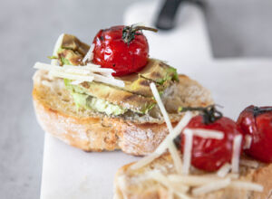 Bruschetta mit Avocado