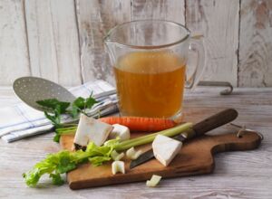 Seasons_12264806_HiRes_Klare_Gemuesebruehe