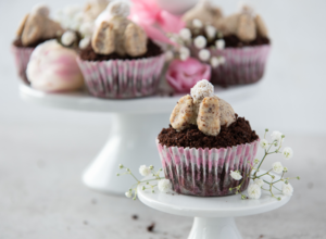 ostercupcakes-hasen-rezept-zuckerreduziert-kitchen-girls ostercupcakes-hasen-rezept-zuckerreduziert-kitchen-girls