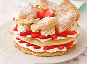 Erdbeertorte mit Blätterteig erdbeertorte-mit-blaetterteig