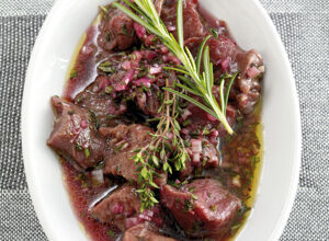 Rind mit Kräuter-Rotwein-Marinade