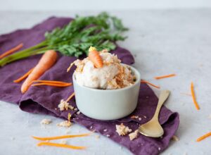 Schnelles Carrot Cake-Eis carrot cake-eis