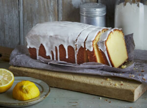 Zitronenkuchen mit Zuckerguss