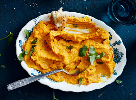 Hummus mit Hokkaido und Koriander