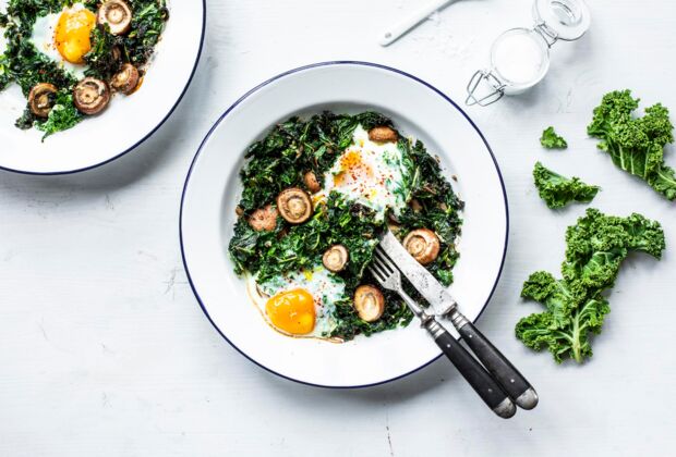 Grünkohl-Shakshuka mit Eiern Grünkohl-Shakshuka mit Eiern