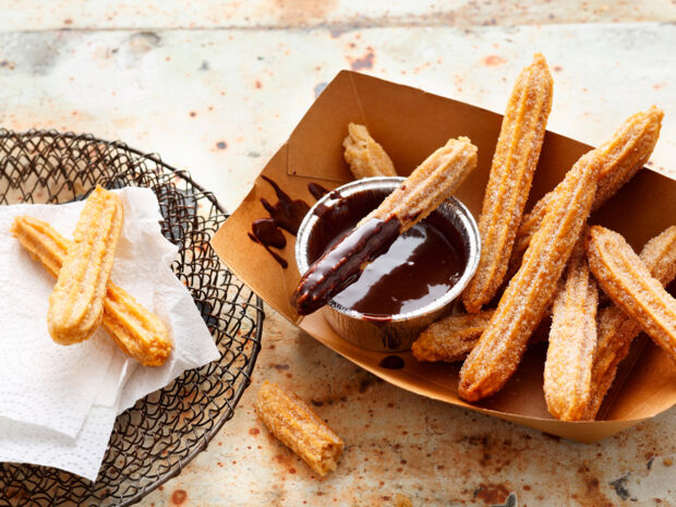 Churros mit Schokoladensosse Churros mit Schokoladensosse