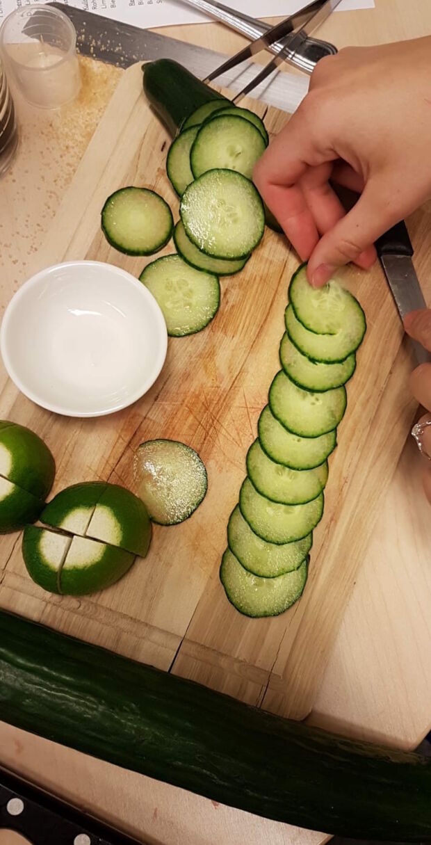 Step für Gurkenrose