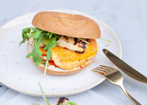 Süßkartoffel-Halloumi-Bagel