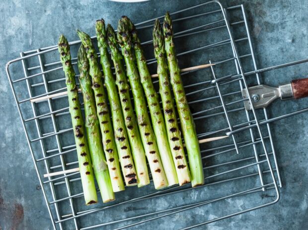 Spargel grillen
