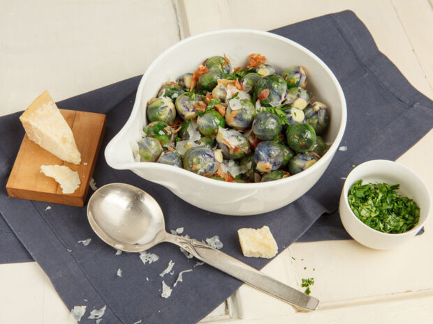 Rosenkohl gebratener Rosenkohl im Schälchen