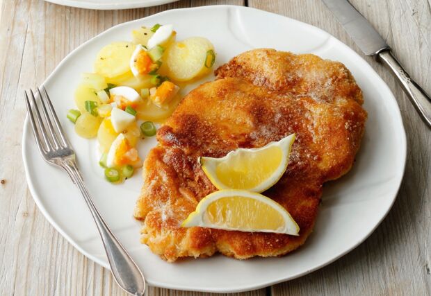Wiener Schnitzel mit Kartoffelsalat Wiener Schnitzel