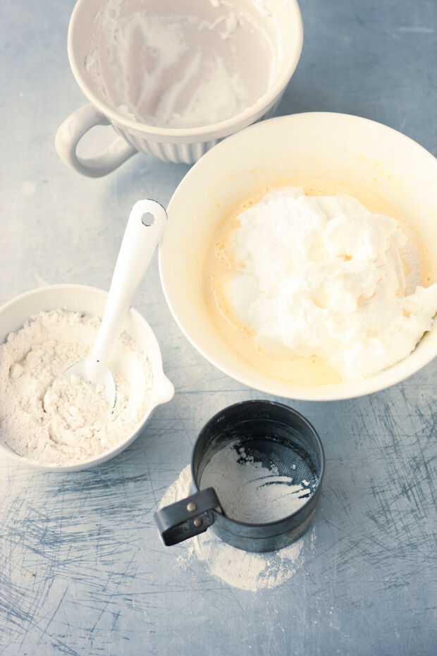 Grundrezept Biskuitmasse