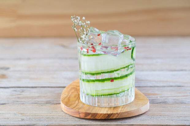 Gurke als Cocktail-Deko