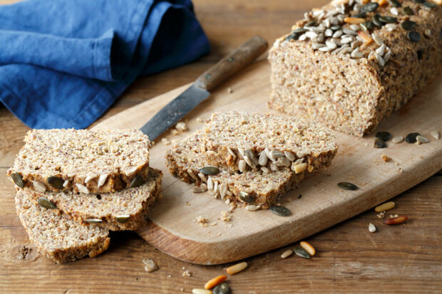 Eiweißbrot mit Körnern eiweißbrot