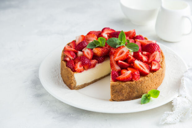 Käsekuchen mit Erdbeeren käsekuchen-zuckerreduziert