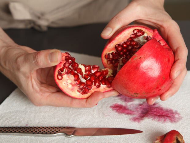 Granatapfel entkernen