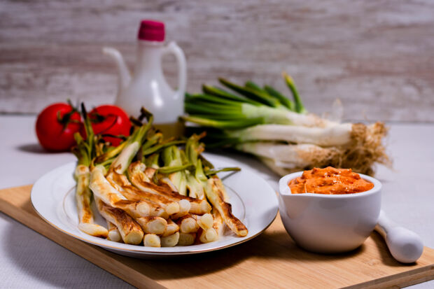 gegrillte Frühlingszwiebel