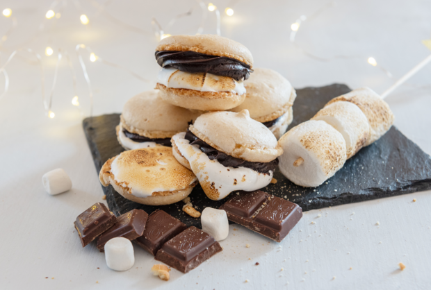 Macarons mit flambiertem Marshmallow Fluff smores-macarons-rezept-kitchen-girls