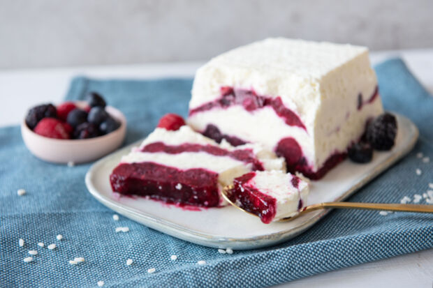 Milchreiseis mit Roter Grütze milchreiseis-mit-roter-gruetze