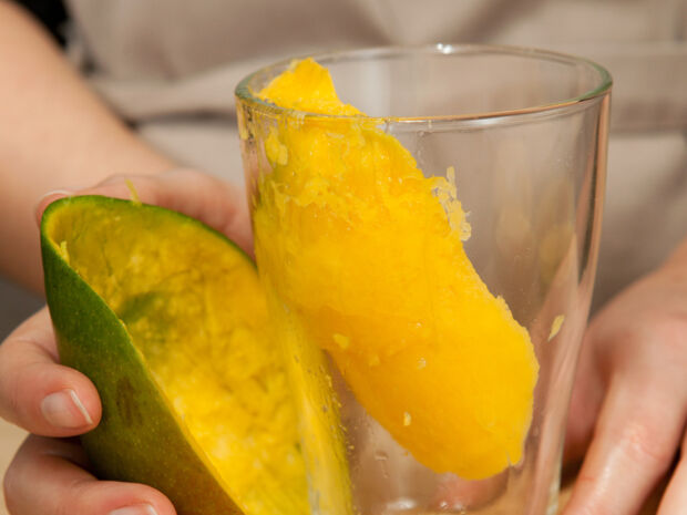 Mango schälen - Anleitung | Kitchengirls Mango schälen - Anleitung | Kitchengirls