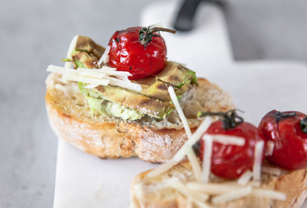 Bruschetta mit Avocado Bruschetta mit Avocado