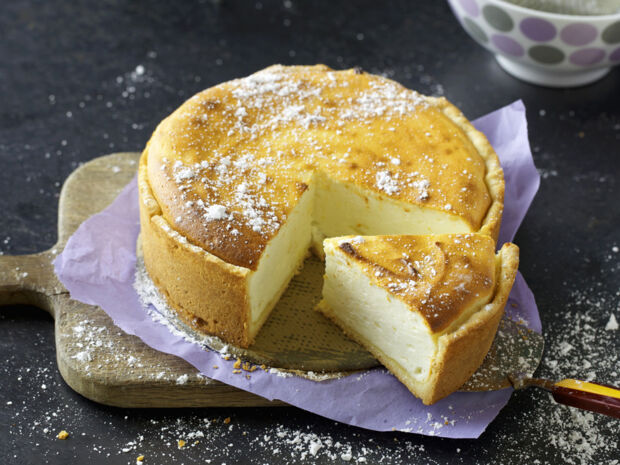 Klassischer Käsekuchen mit Mürbeteigboden | Kitchengirls Klassischer Käsekuchen mit Mürbeteigboden | Kitchengirls