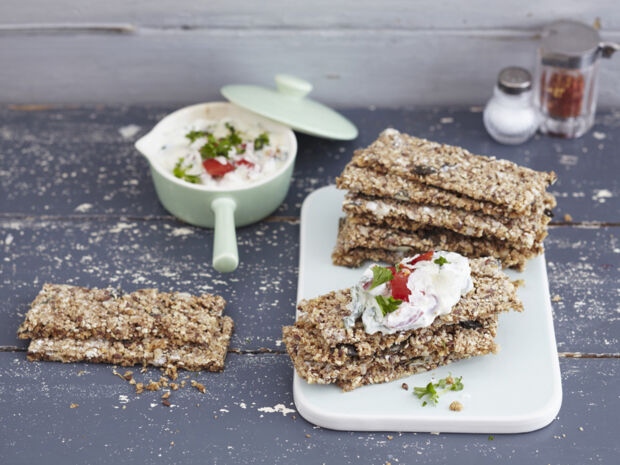 Scheiben selbst gebackenes Knäckebrot´