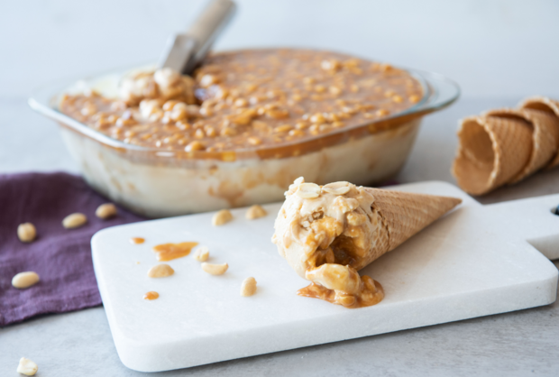 erdnuss-karamell-eis-rezept-kitchen-girls erdnuss-karamell-eis-rezept-kitchen-girls