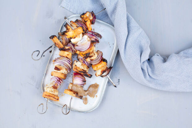 Süßkartoffel-Halloumi-Spieße