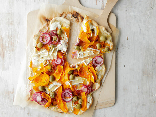 Vegetarischer Kürbisflammkuchen kuerbisflammkuchen