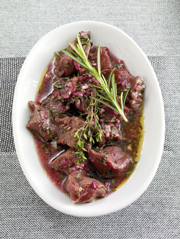 Rezept für Kräuter-Rotwein-Marinade | Kitchengirls Rezept für Kräuter-Rotwein-Marinade | Kitchengirls