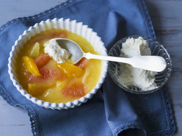 Grütze mit Zitrusfrüchten